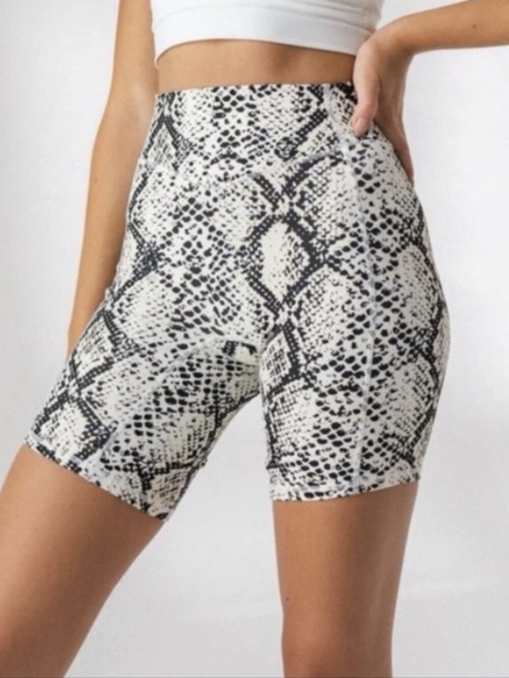 Balance Athletica/Vitality white snakeskin print high waisted Biker Shorts Sz S